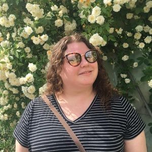 Meet your Posher, Julie Moore!